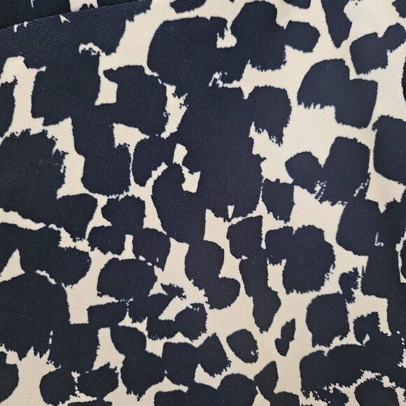 NWOT LAUREN Ralph Lauren Animal/Abstract Print Flattering V-neck Wrap-style Shea - Picture 2 of 6